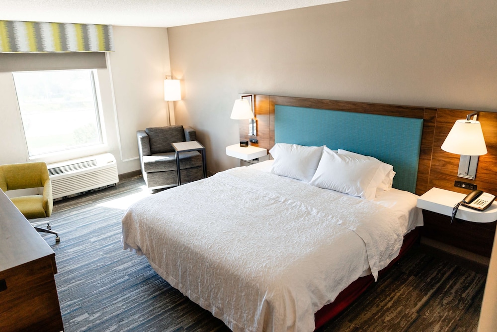 hampton inn and suites scottsbluff conference center