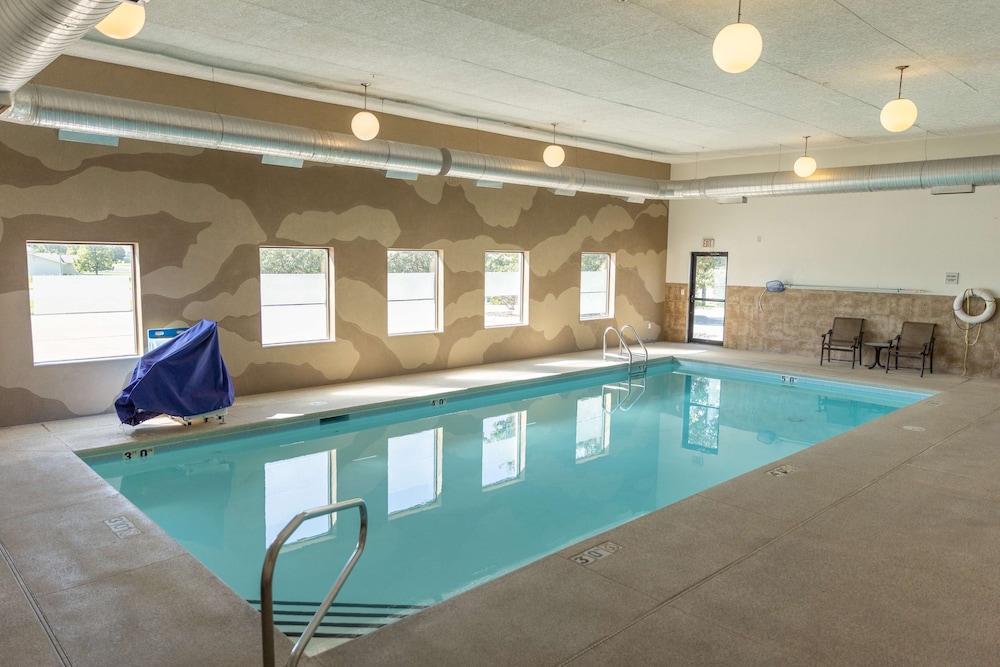 hampton inn and suites scottsbluff conference center
