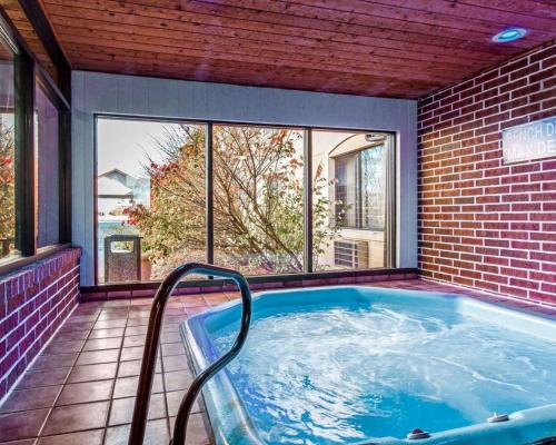 quality inn and suites ottumwa north