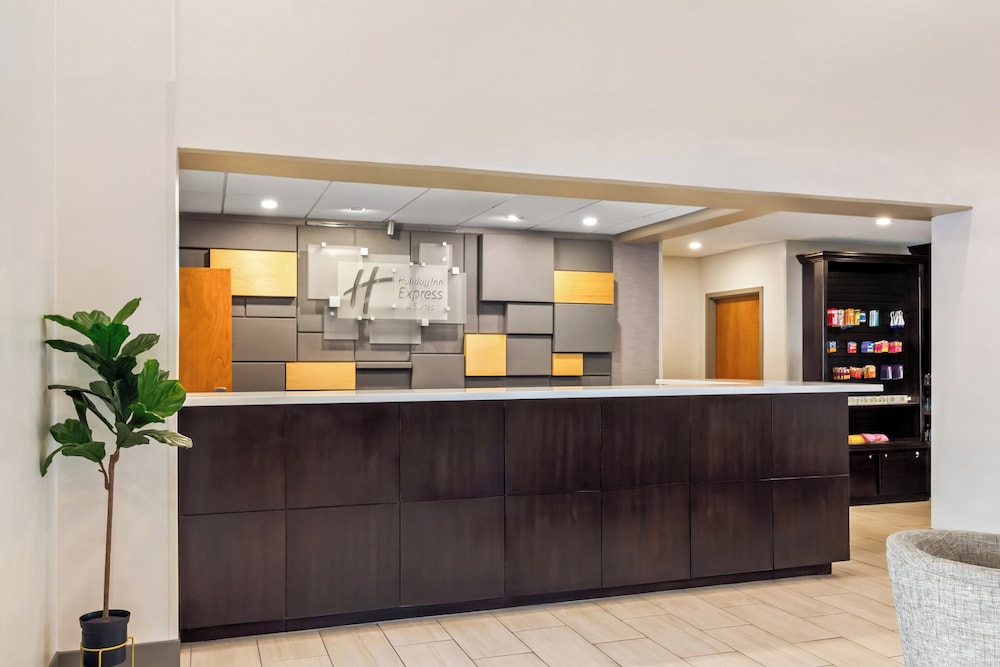 holiday inn express and suites jacksonville se med ctr area