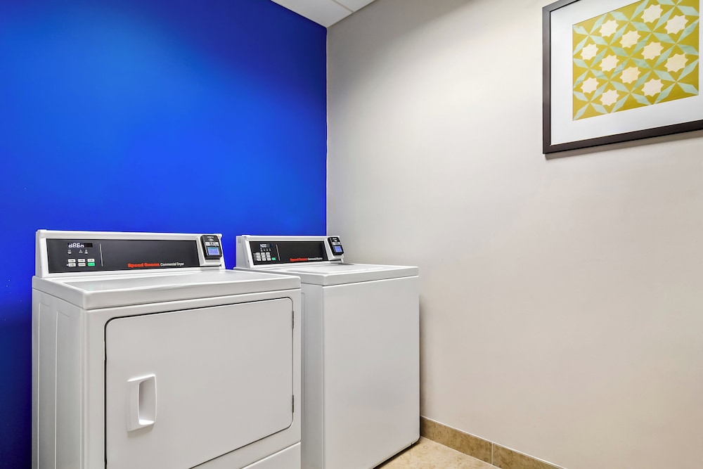 holiday inn express and suites jacksonville se med ctr area