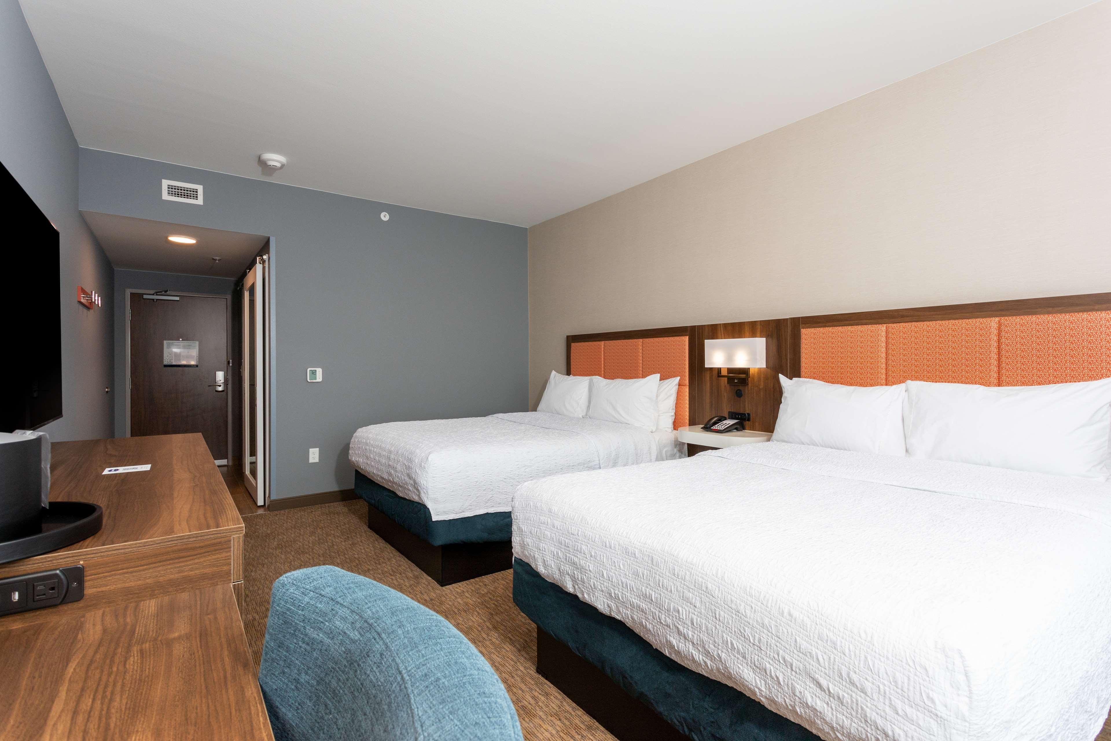 holiday inn express and suites jacksonville se med ctr area