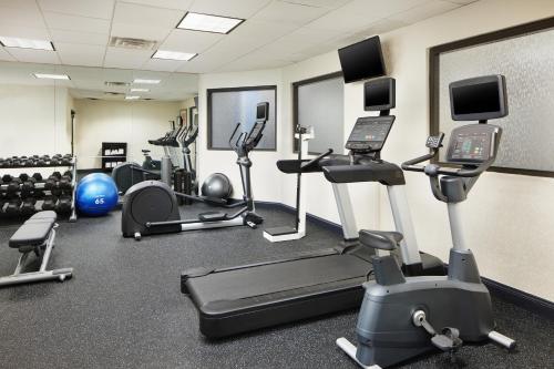 holiday inn express and suites jacksonville se med ctr area