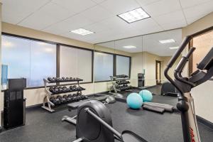 holiday inn express and suites jacksonville se med ctr area