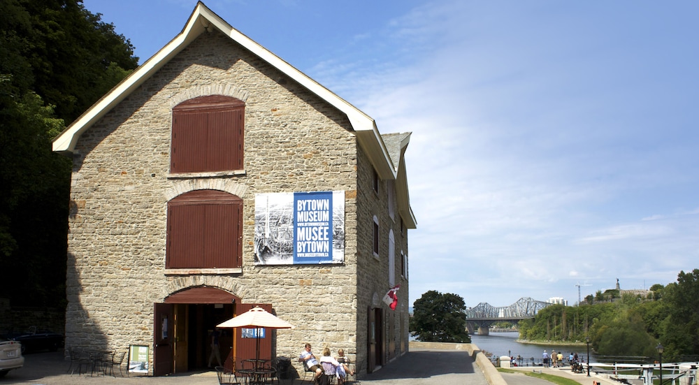courtyard by marriott downtown ottawa