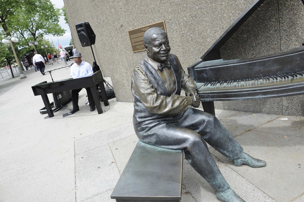 courtyard by marriott downtown ottawa