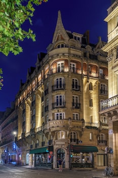 la clef louvre paris by the crest collection