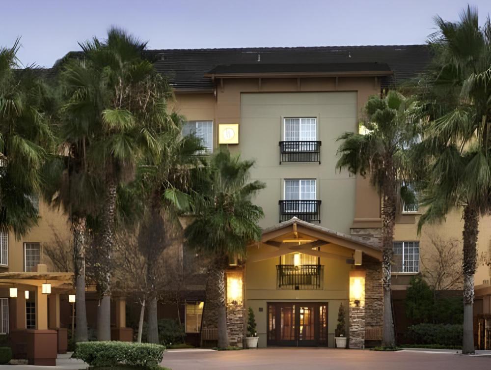 larkspur landing extended stay suites roseville