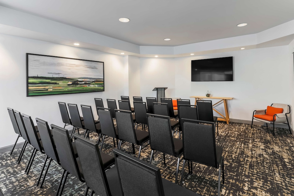 hilton garden inn davis downtown