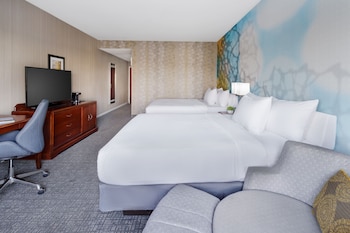 courtyard roseville galleria mall creekside ridge drive