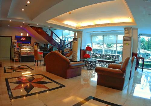 the golden peak hotel and suites powered by cocotel
