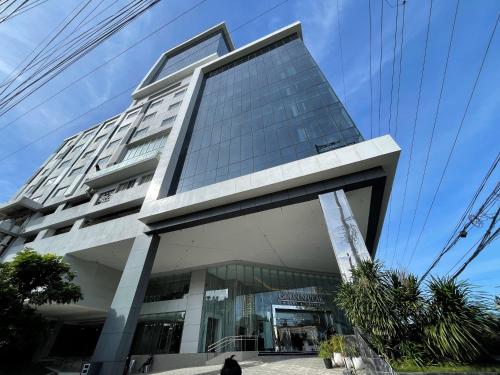 the golden peak hotel and suites powered by cocotel