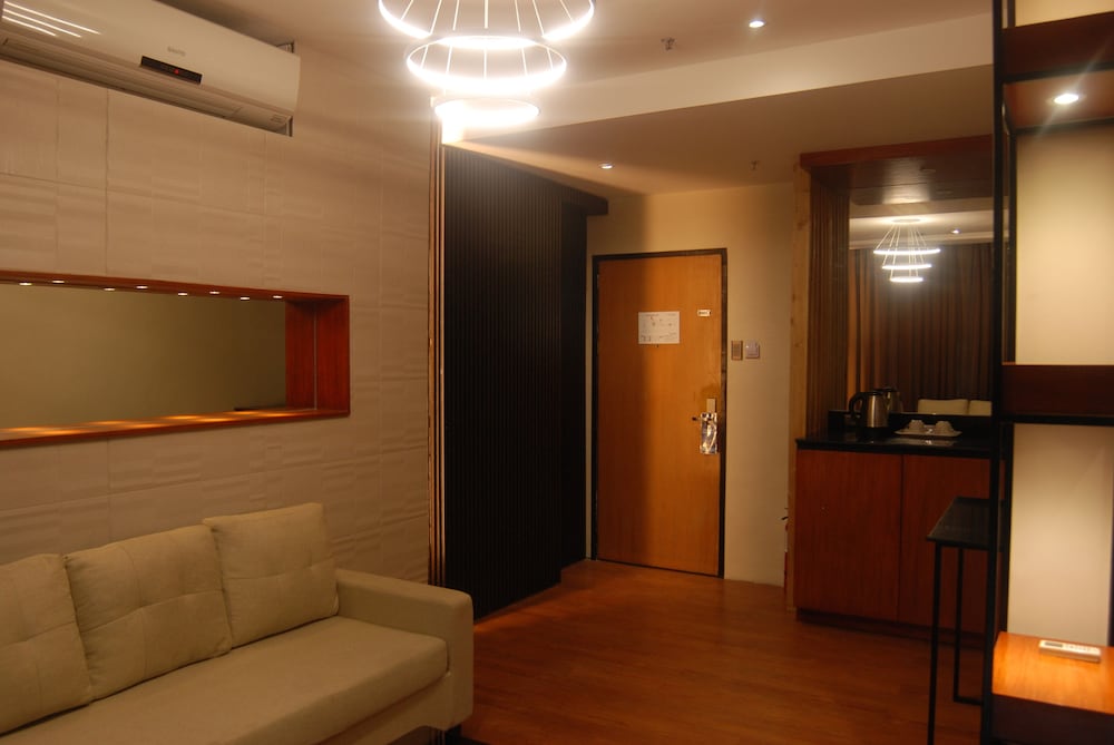 the golden peak hotel and suites powered by cocotel