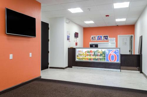 Motel 6 Brockton, Ma,Near Brockton Fire Museum,2 star