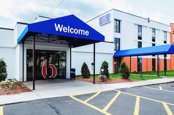 motel 6 brockton ma