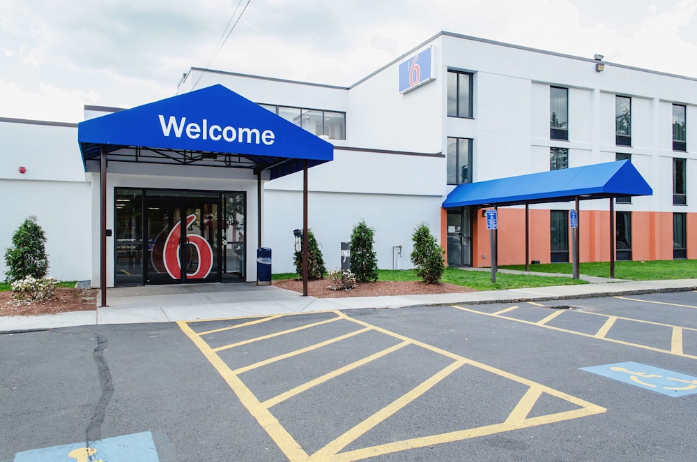 motel 6 brockton ma