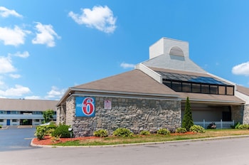motel 6 southgate mi detroit