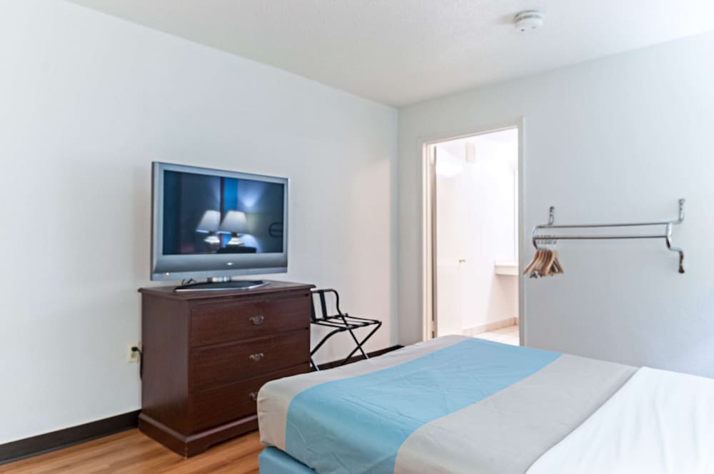 motel 6 southgate mi detroit