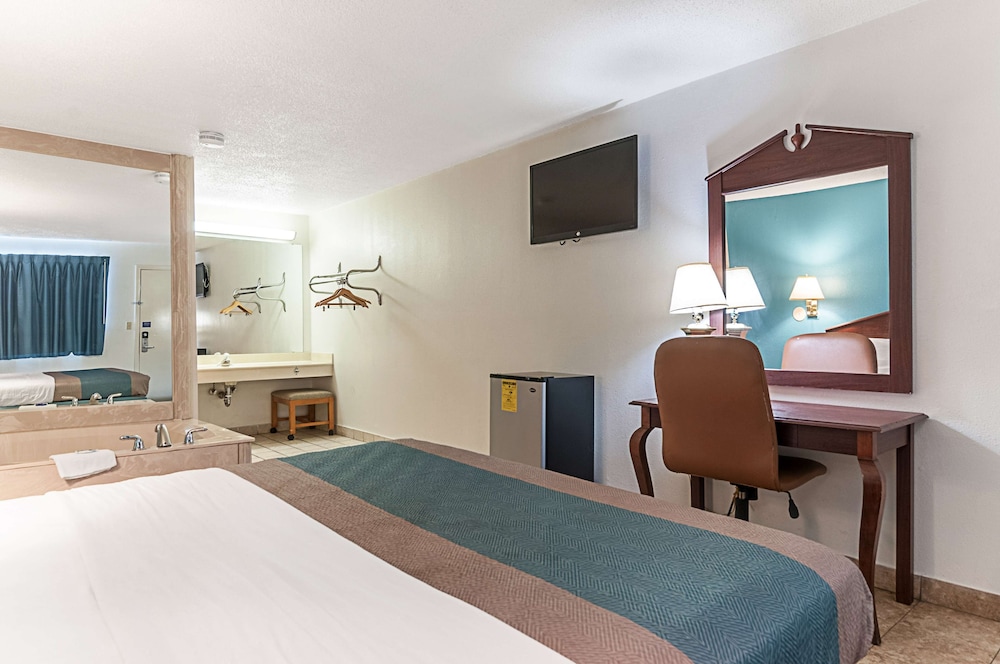 motel 6 southgate mi detroit