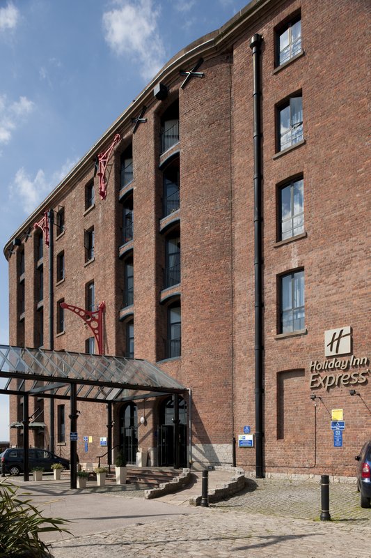 holiday inn express albert dock an ihg hotel