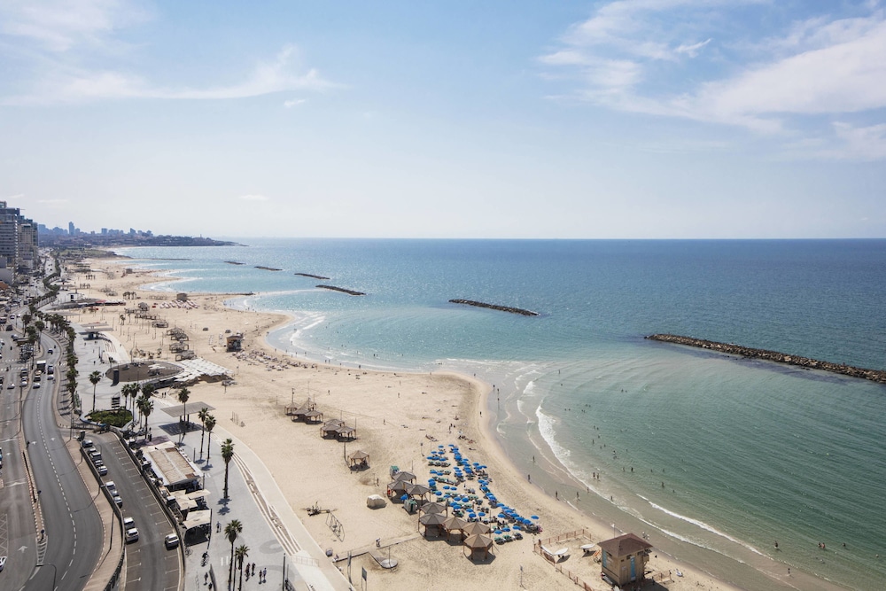 renaissance tel aviv