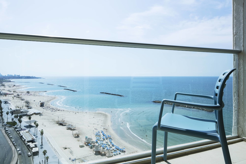 renaissance tel aviv