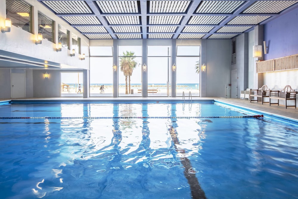 renaissance tel aviv