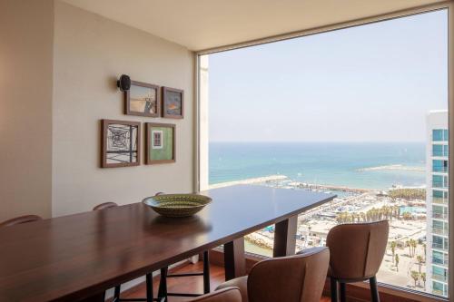 renaissance tel aviv