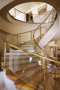 renaissance tel aviv