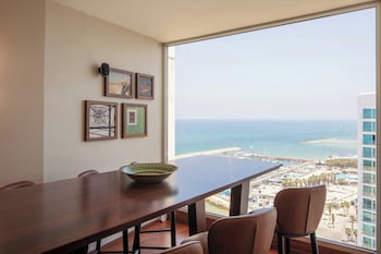 renaissance tel aviv