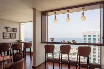 renaissance tel aviv