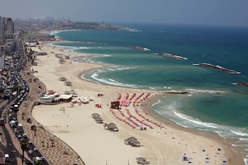 renaissance tel aviv