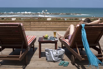 renaissance tel aviv