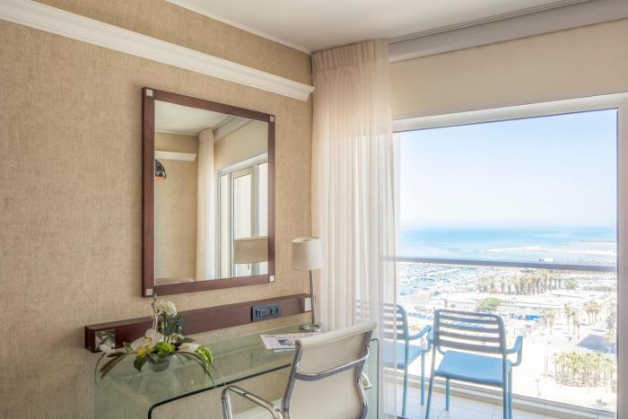 renaissance tel aviv