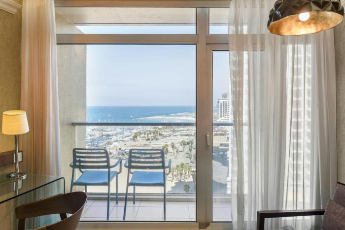 renaissance tel aviv