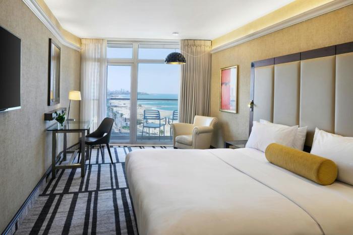 renaissance tel aviv