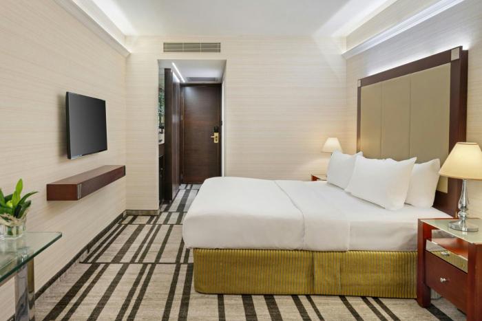 renaissance tel aviv