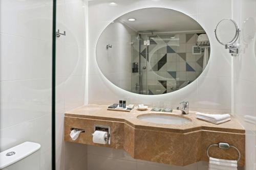 renaissance tel aviv