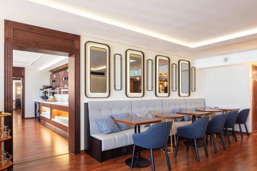 renaissance tel aviv