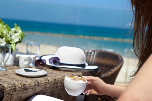 renaissance tel aviv