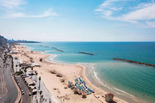 renaissance tel aviv