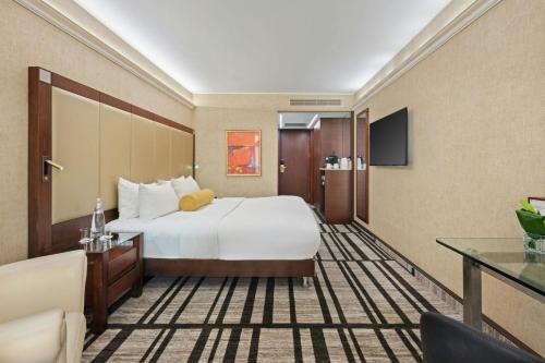 renaissance tel aviv