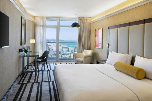 renaissance tel aviv