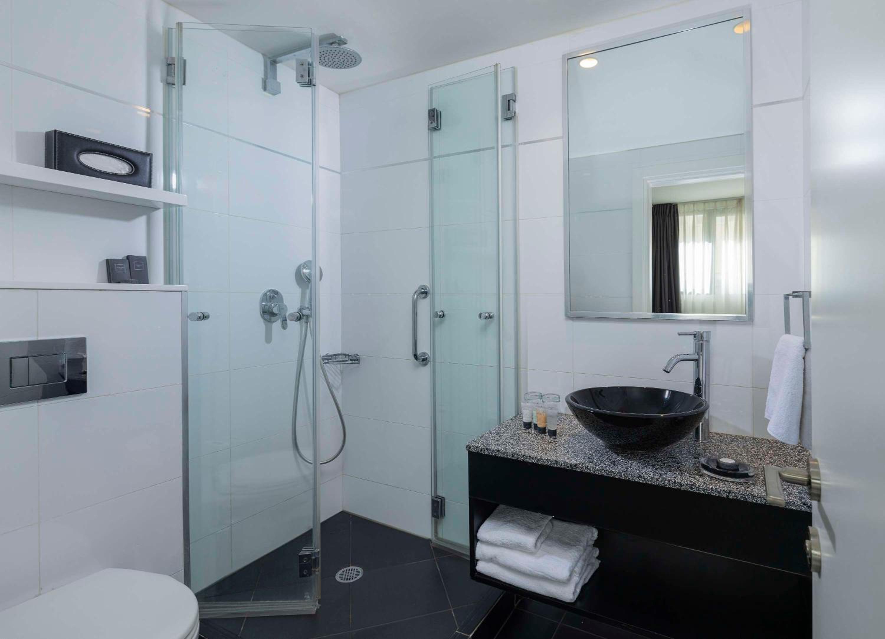 best western regency suites