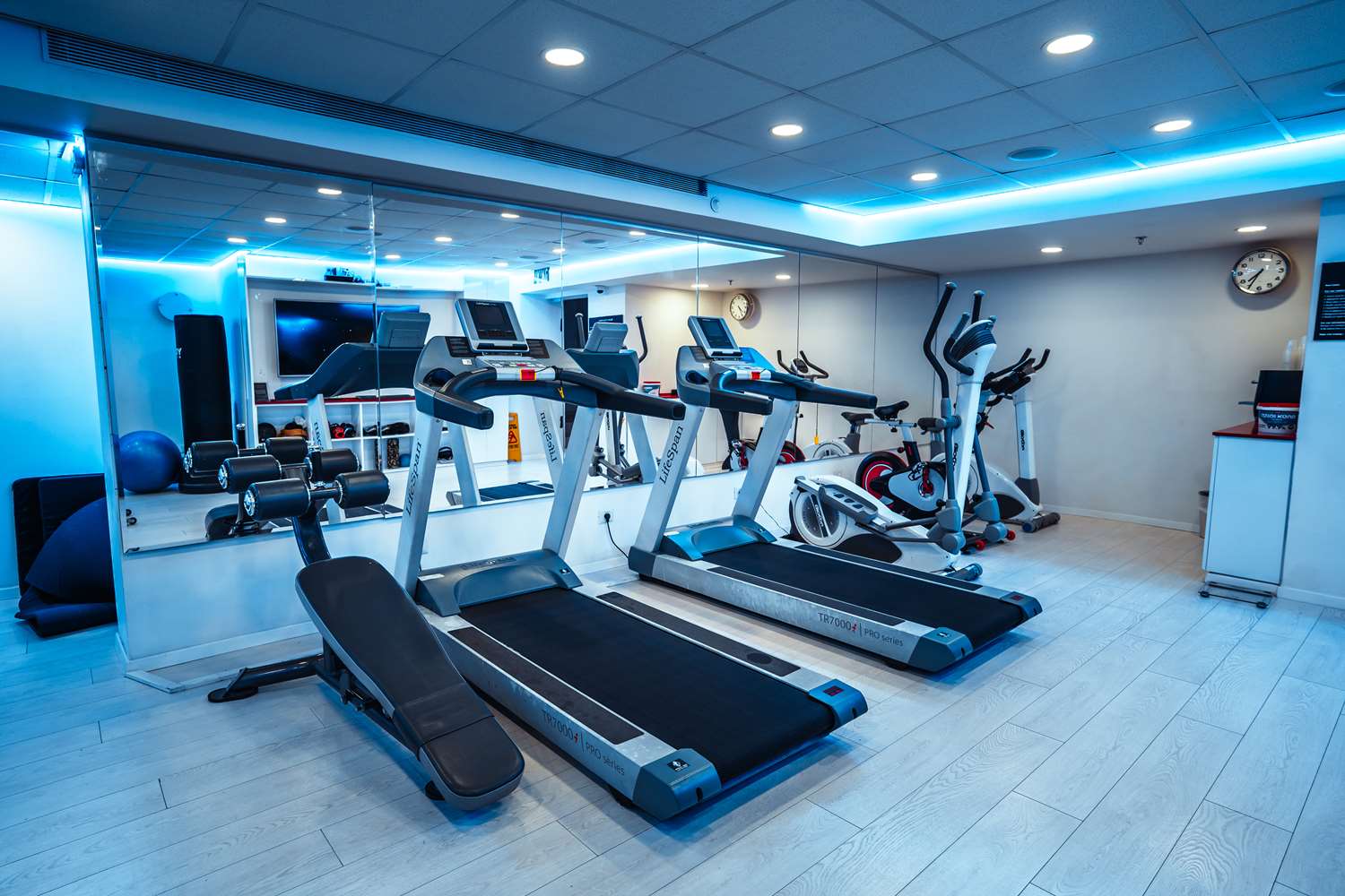 best western regency suites