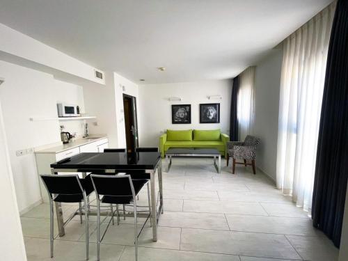 best western regency suites
