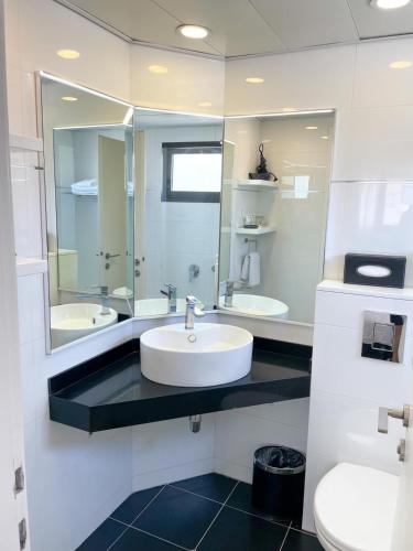 best western regency suites