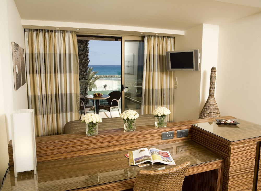dan accadia hotel