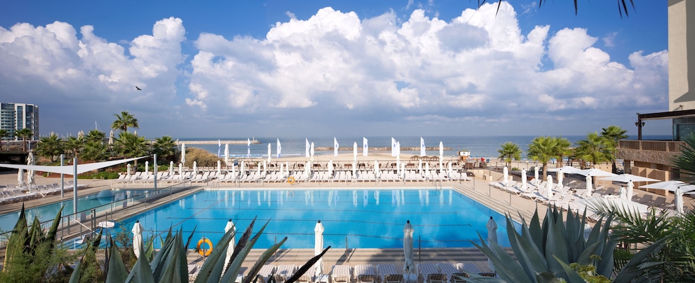 dan accadia hotel