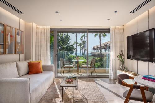 dan accadia hotel
